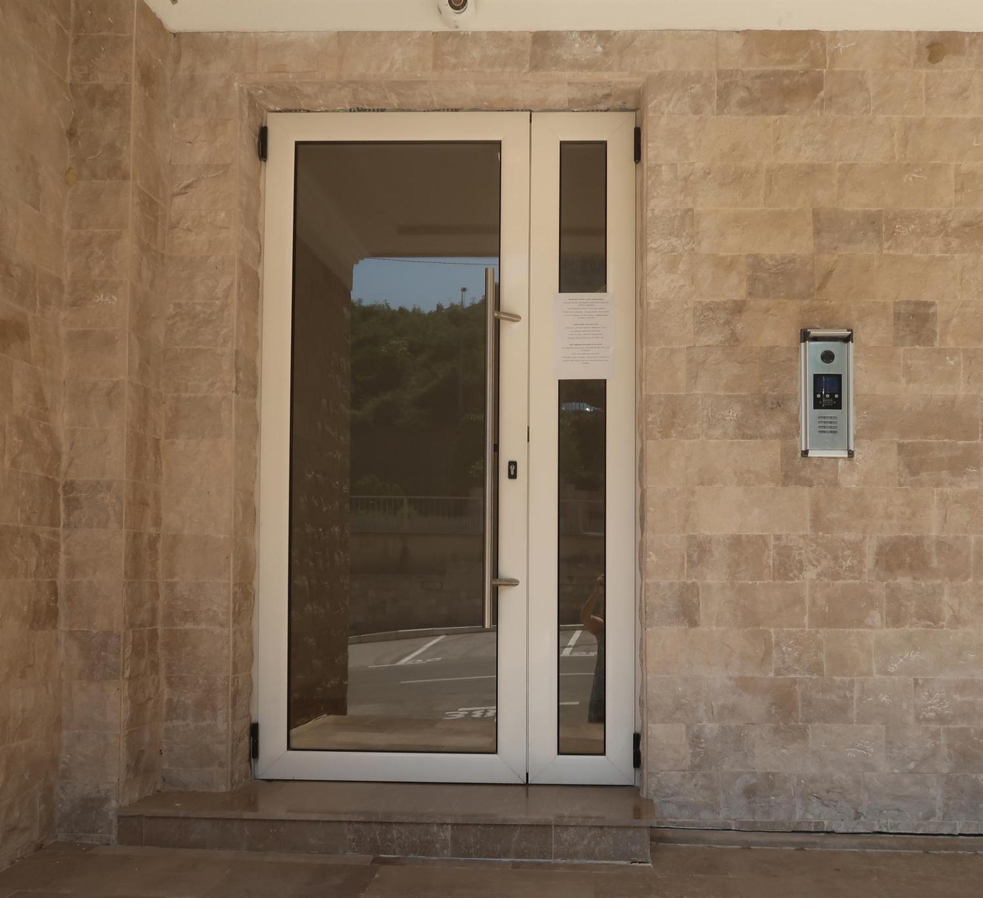 Cozy Nest, 350M To Beach, Free Parking, Wi-Fi Kotor Exterior photo
